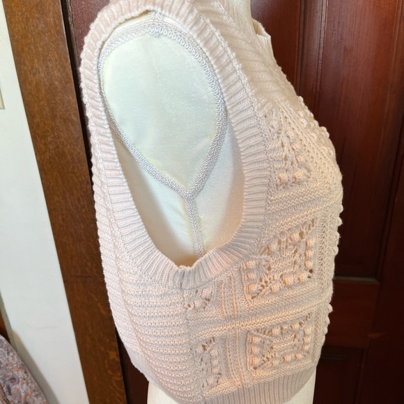 LuckyBrand vest lightweight XL but med fits more light a medium - Picture 5 of 7